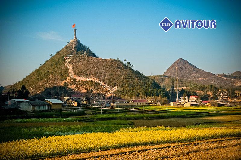 Cột cờ Lũng Cú